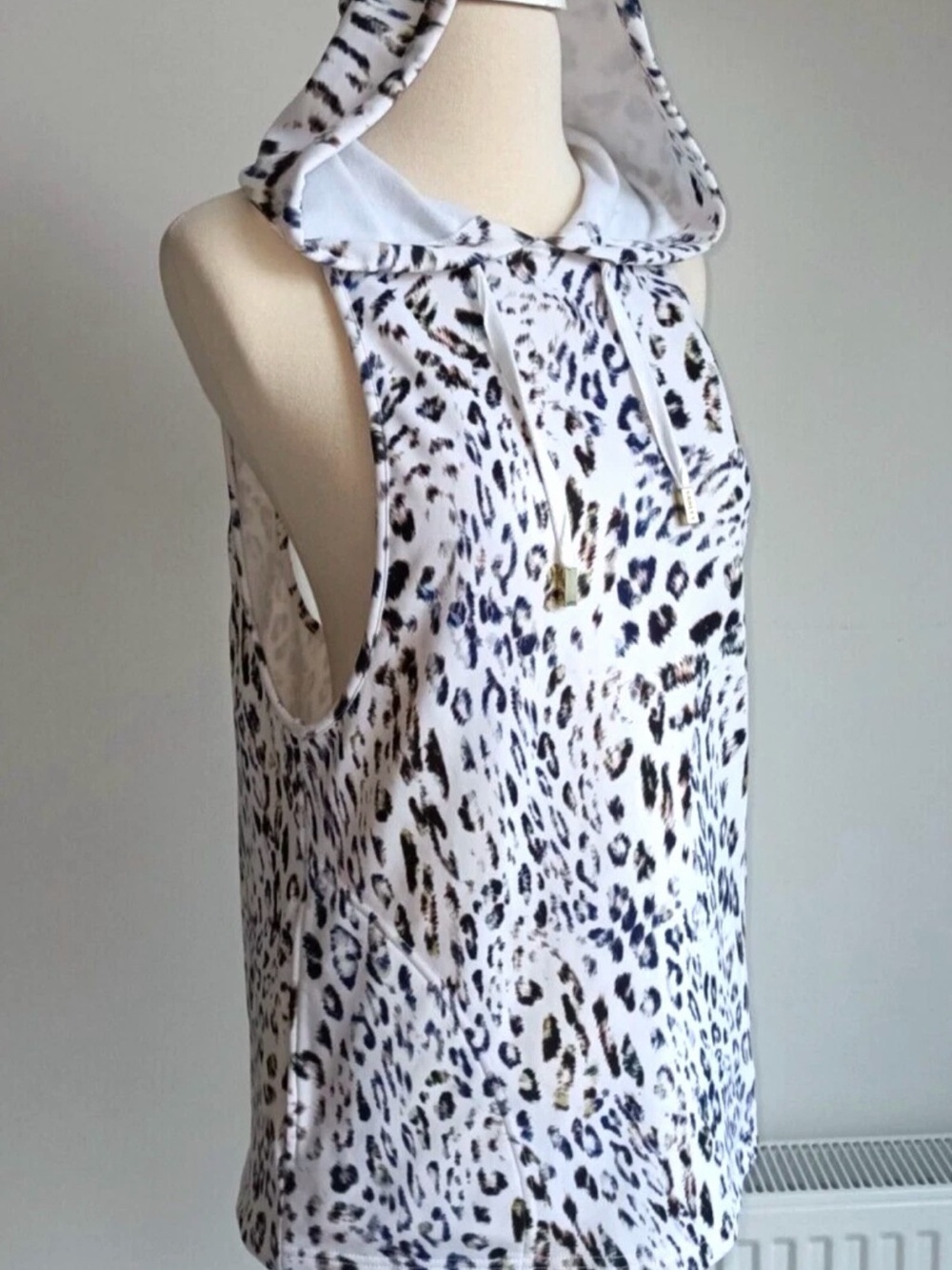 Varley Sleeveless Leopard Print Hooded top size small